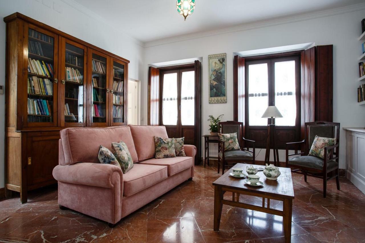 Suites Machado Seville Luaran gambar